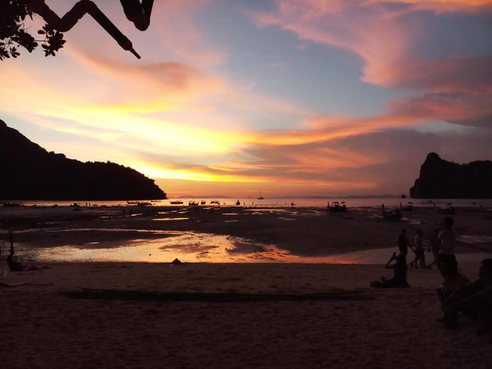 Stones Bar Dorm Rooms Koh Phi Phi 외부 사진